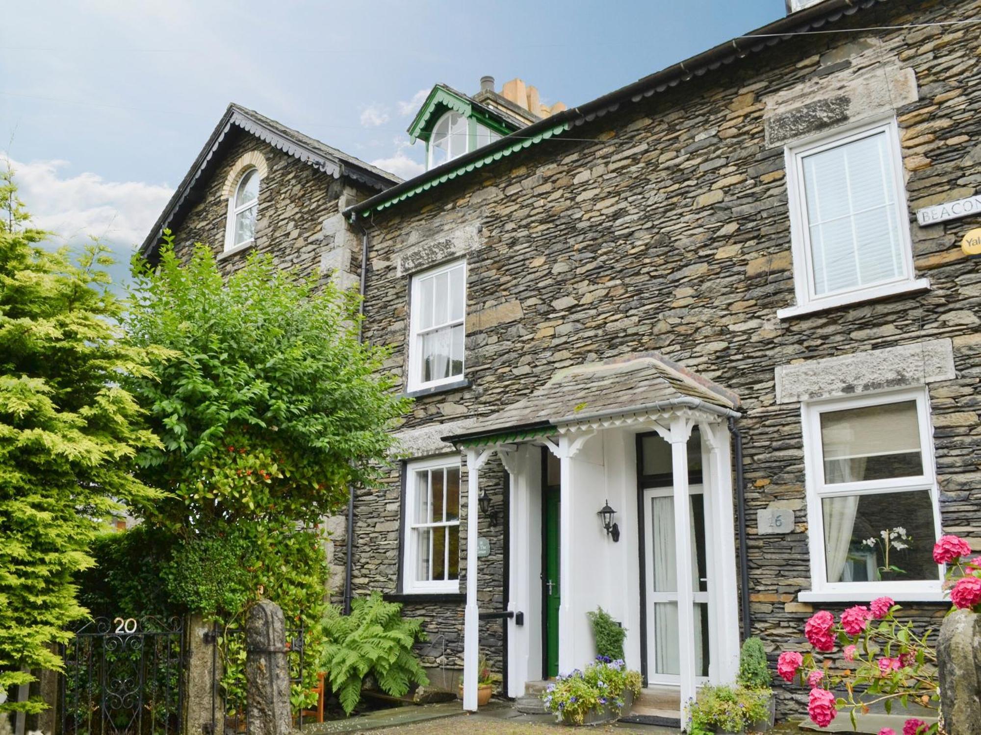 18 In The Corner Villa Windermere Bagian luar foto